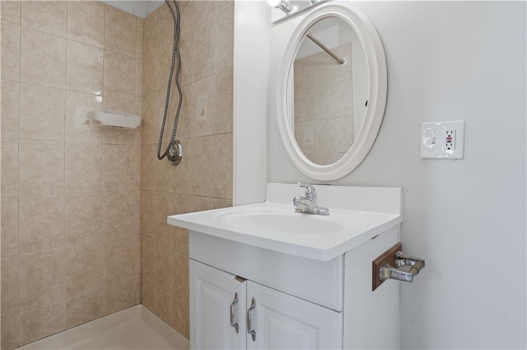 Woonsocket, Rhode Island, 02895, United States, 11 Bedrooms Bedrooms, ,5 BathroomsBathrooms,Residential,For Sale,2034207