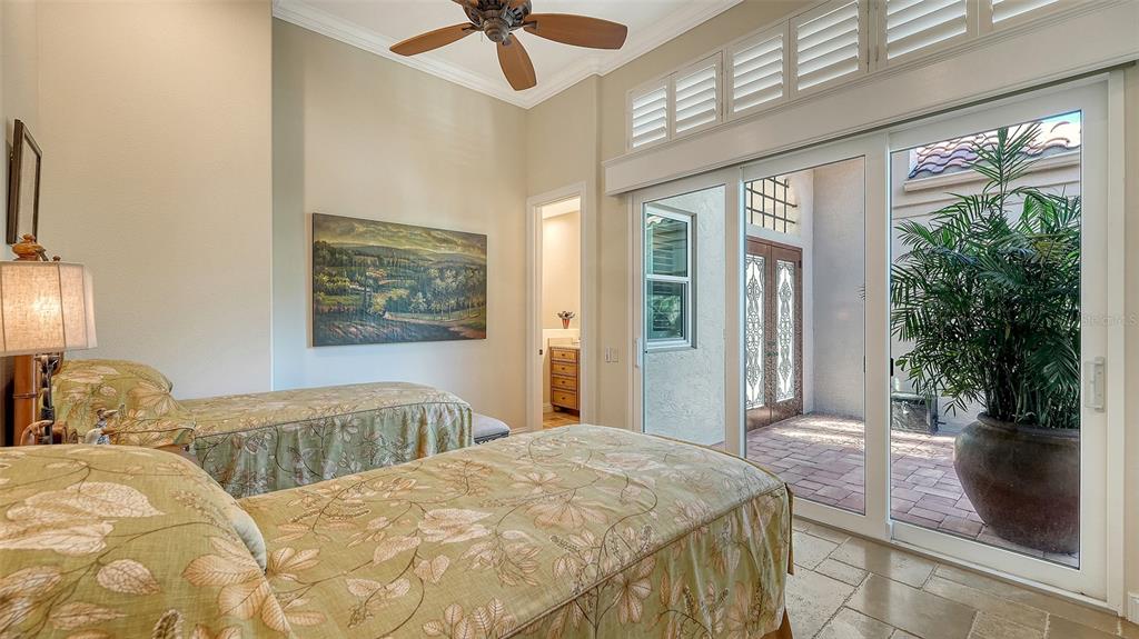 Longboat Key, Florida, 34228, United States, 3 Bedrooms Bedrooms, ,4 BathroomsBathrooms,Residential,For Sale,1986320