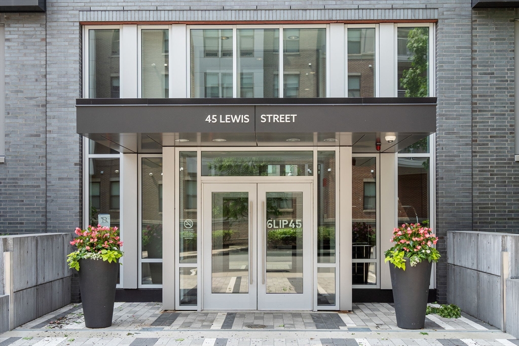 Boston, Massachusetts, 02128, United States, 1 Bedroom Bedrooms, ,1 BathroomBathrooms,Residential,For Sale,1865592