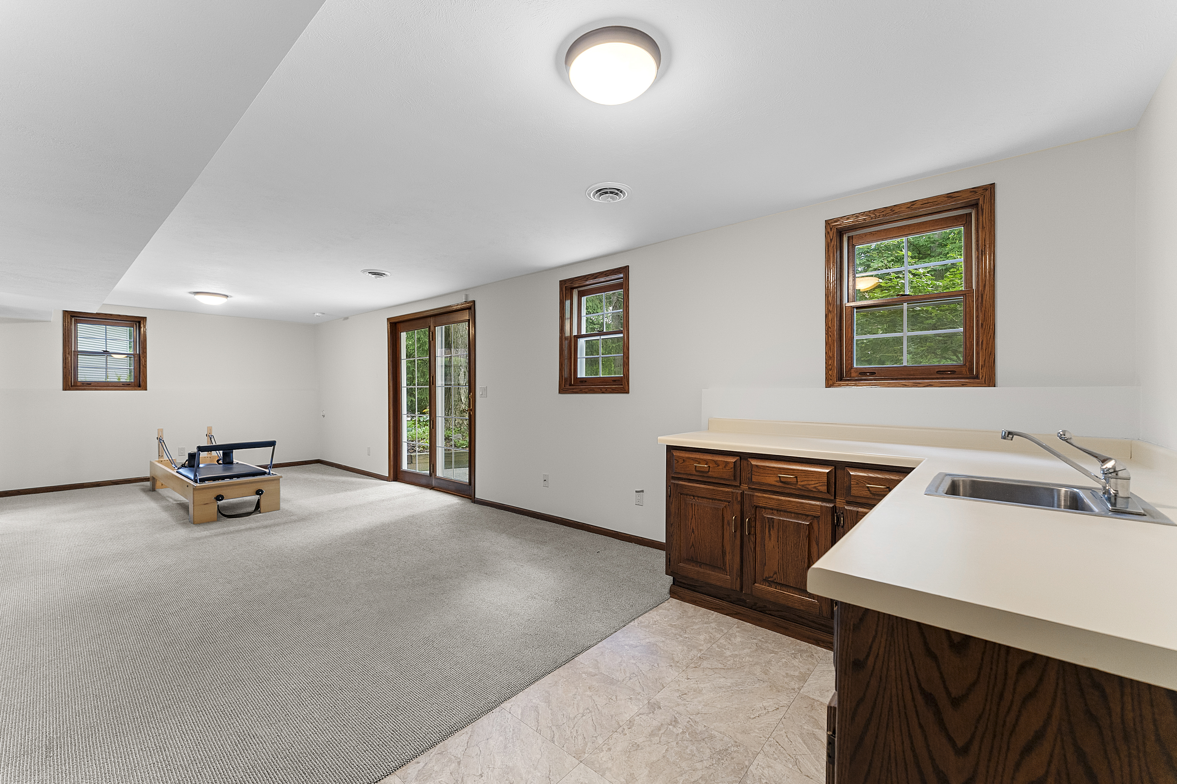  Elegant Colonial Offering Space, Privacy & Modern Comfort - 物件實景