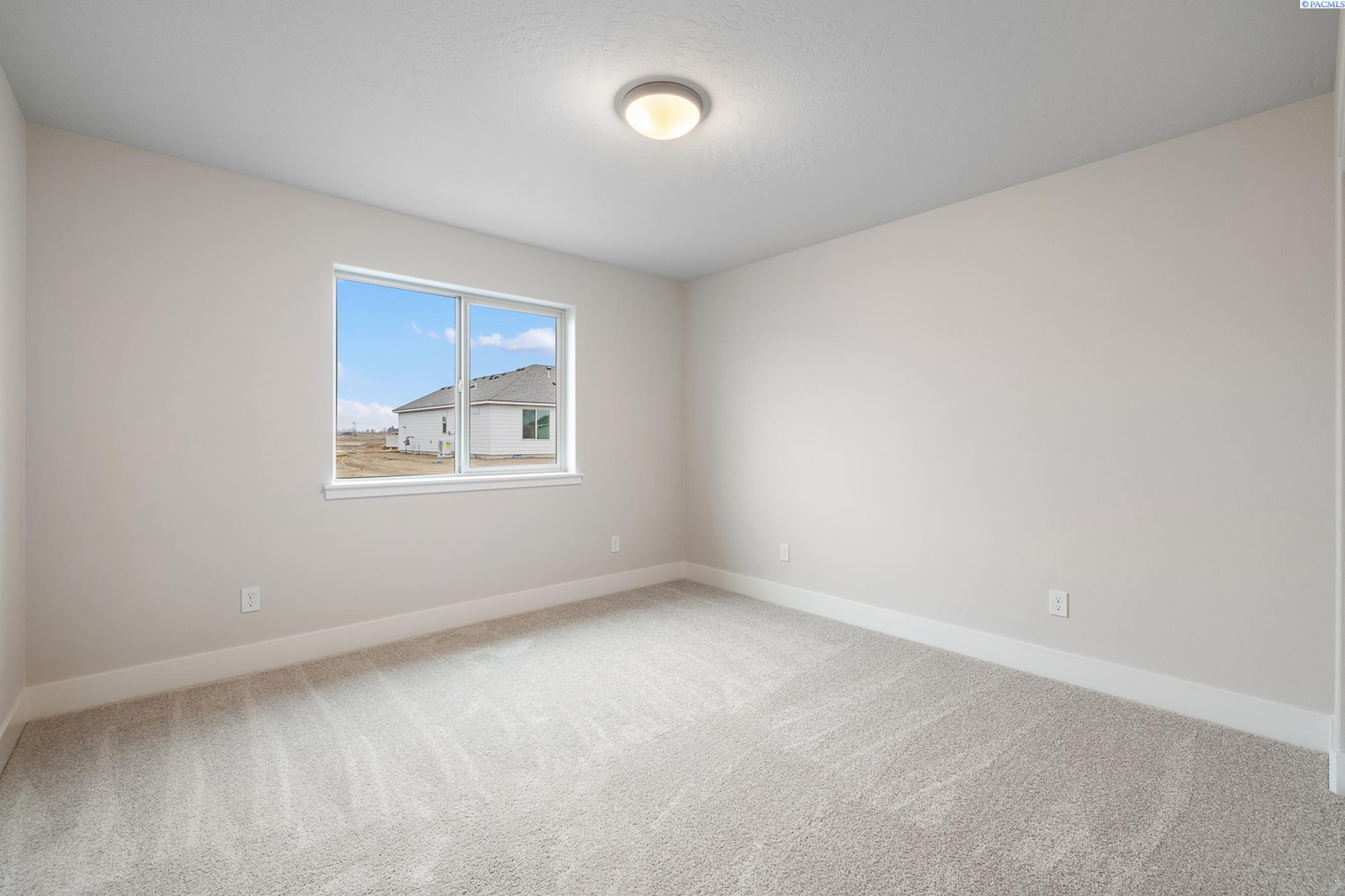 Pasco, Washington, 99301, United States, 4 Bedrooms Bedrooms, ,1 BathroomBathrooms,Residential,For Sale,1874213