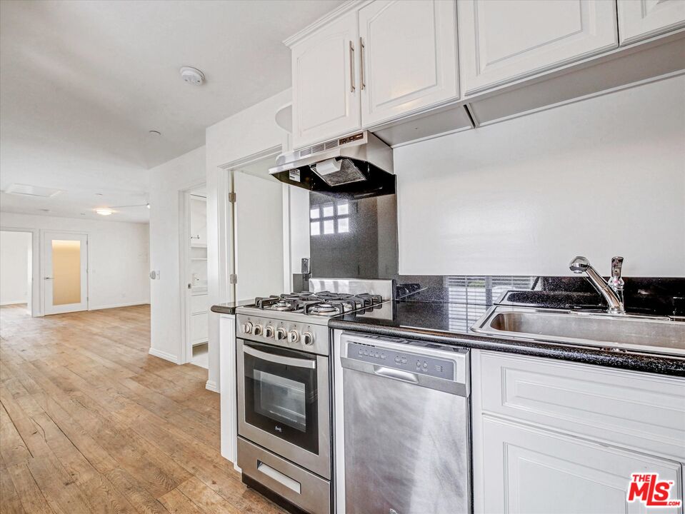 Venice, California, 90291, United States, 7 Bedrooms Bedrooms, ,Residential,For Sale,1700344