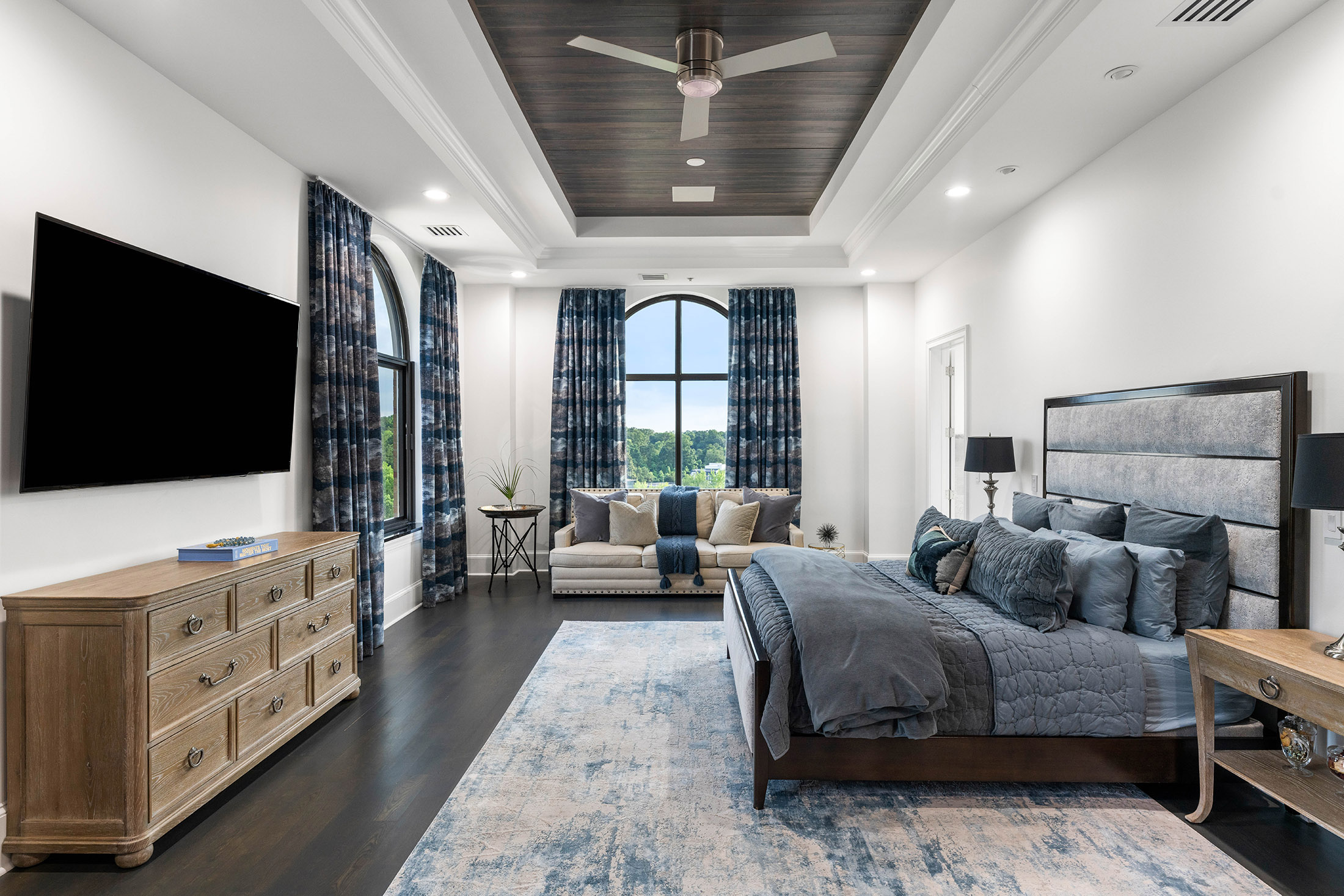  Modern Elegance in the Sky – Designer Penthouse with Skyline Views - 物件實景