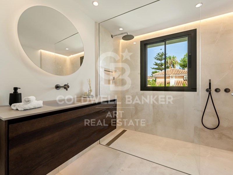 Marbella, Andalusia, ES, 5 Bedrooms Bedrooms, ,5 BathroomsBathrooms,Residential,For Sale,1949932