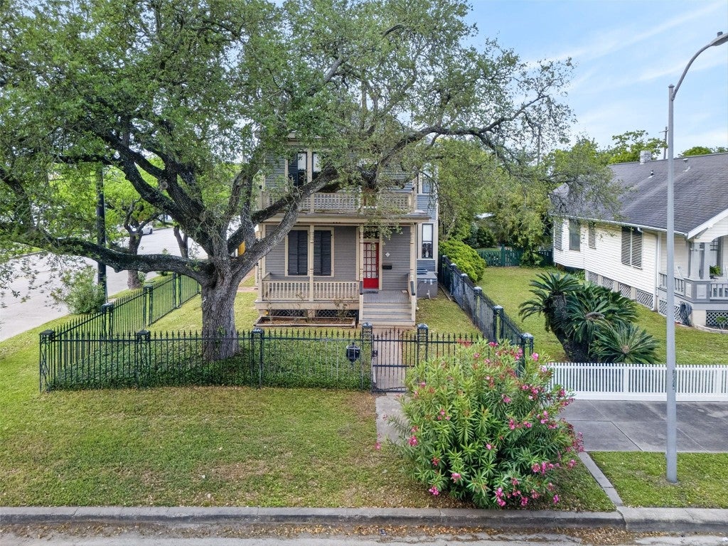 Avenue P , Galveston, TX 77550 #1