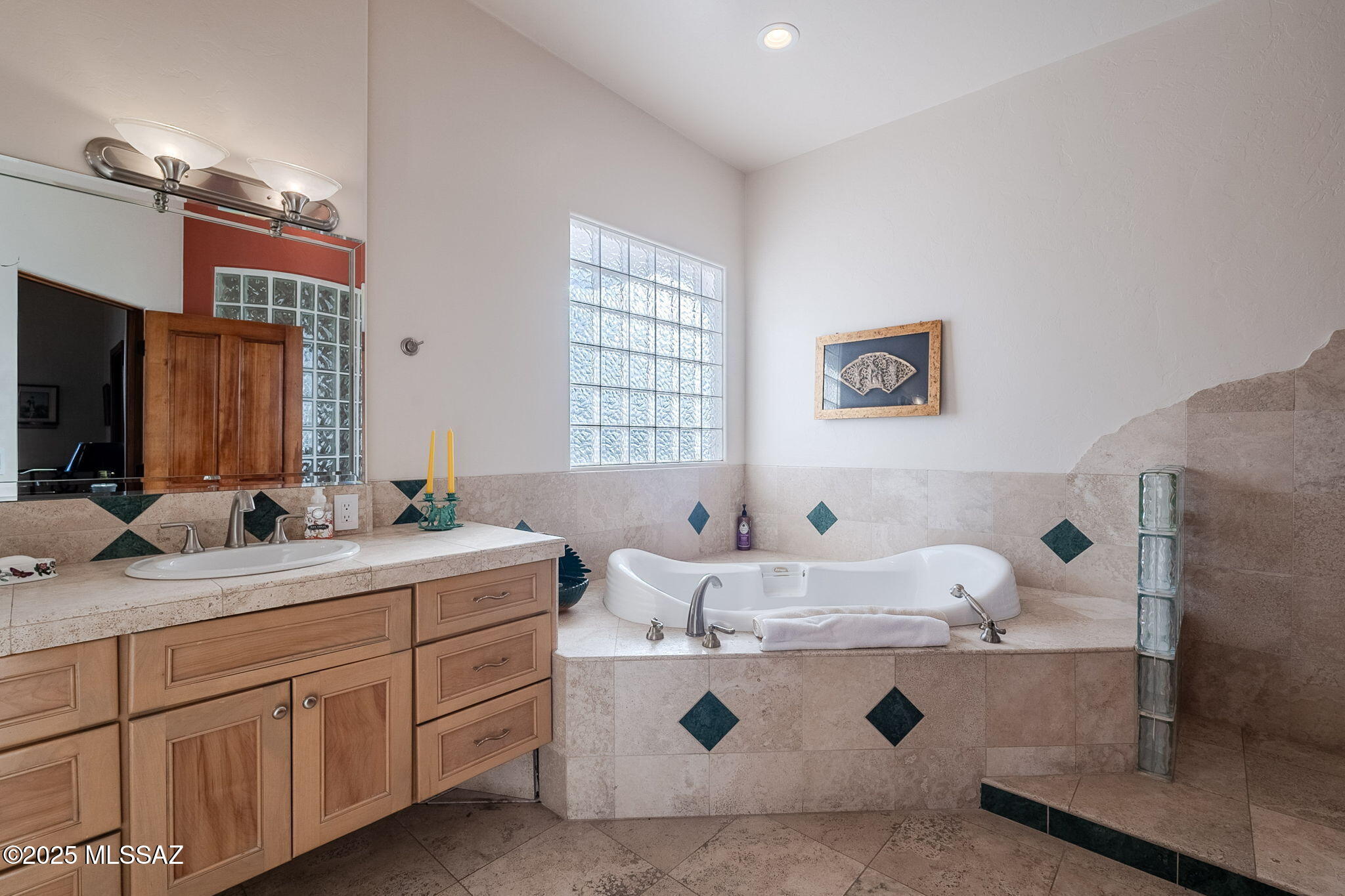 Tucson, Arizona, 85719, United States, 5 Bedrooms Bedrooms, ,5 BathroomsBathrooms,Residential,For Sale,1778389