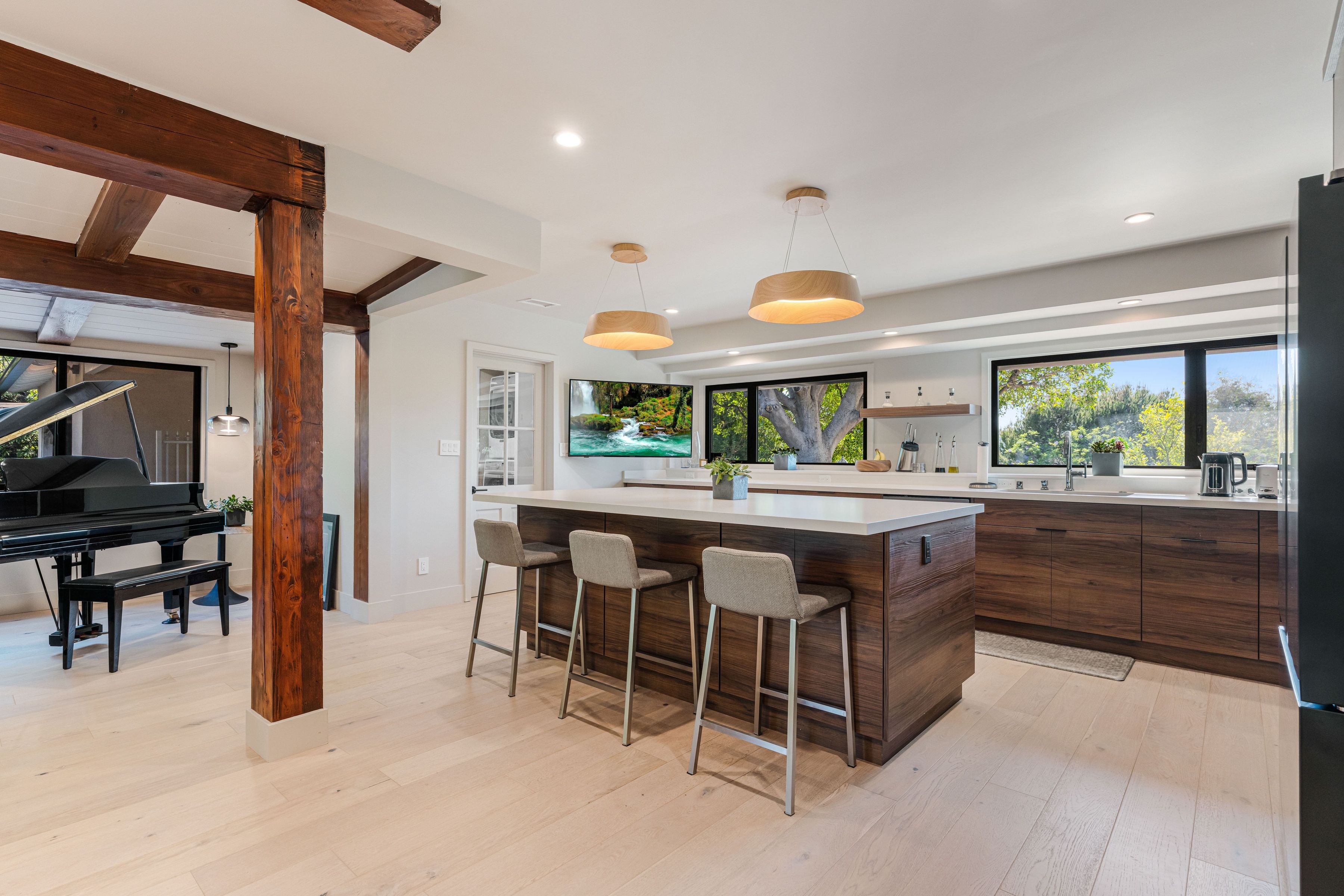  5950 Winnetka Avenue - 物件實景