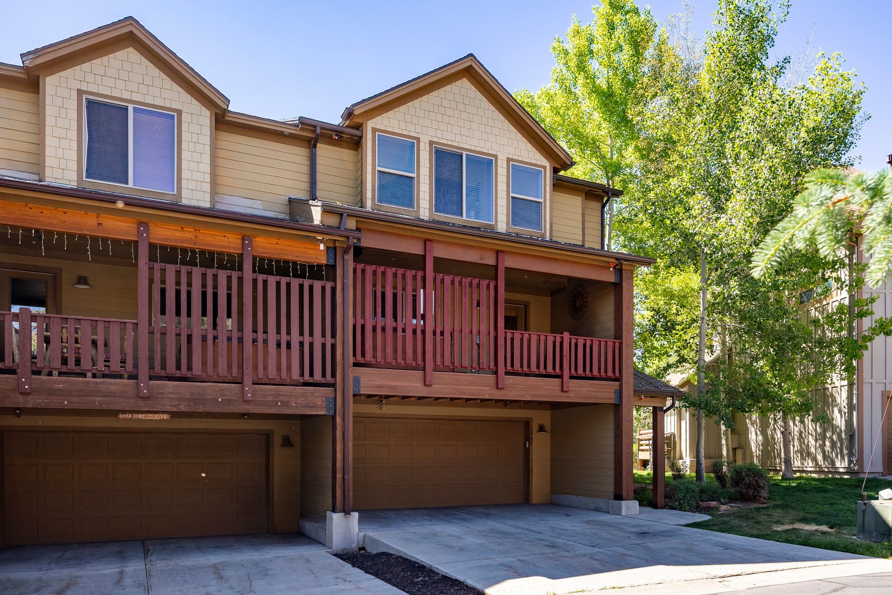  4-bedroom townhome in the Highly Desired Bear Hollow Community - 物件實景