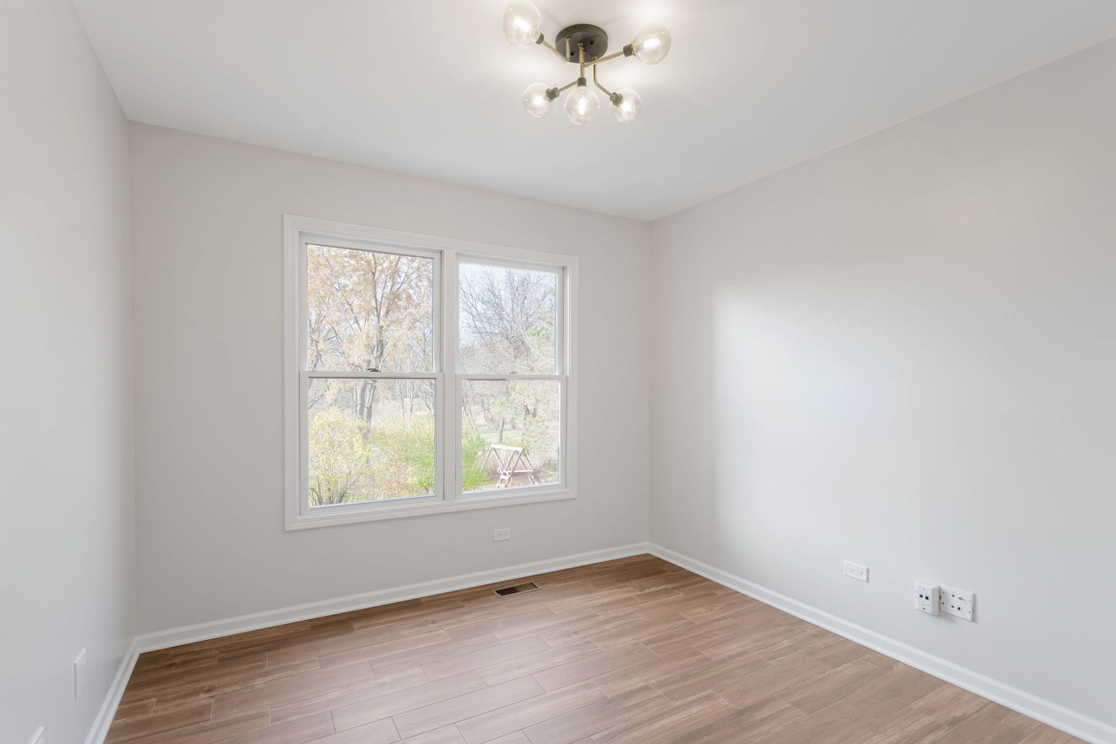 Oswego, Illinois, 60543, United States, 5 Bedrooms Bedrooms, ,4 BathroomsBathrooms,Residential,For Sale,1992870