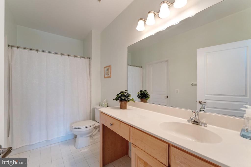 Reston, Virginia, 20190, United States, 2 Bedrooms Bedrooms, ,2 BathroomsBathrooms,Residential,For Sale,1904238