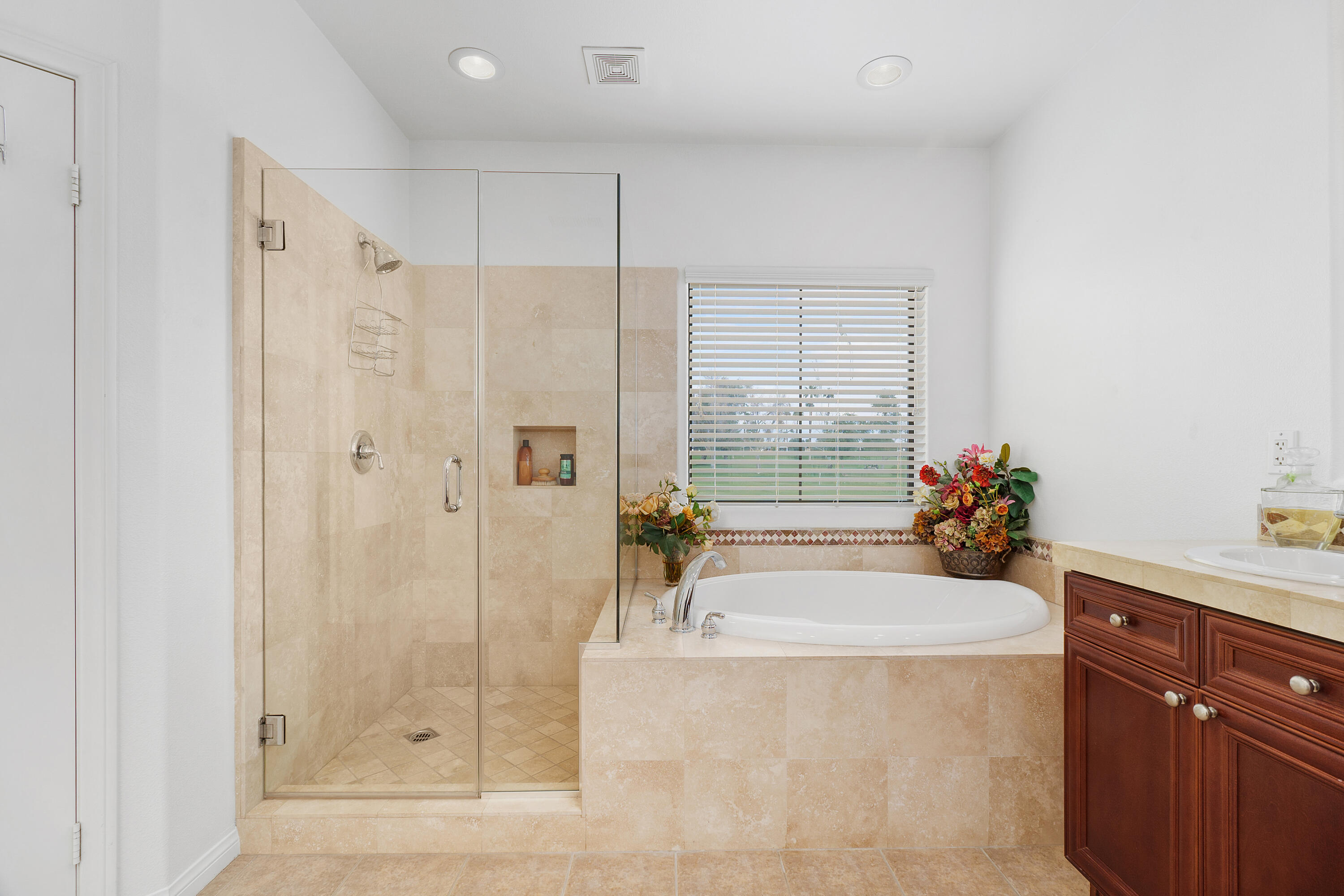 Palm Desert, California, 92260, United States, 2 Bedrooms Bedrooms, ,3 BathroomsBathrooms,Residential,For Sale,1744542