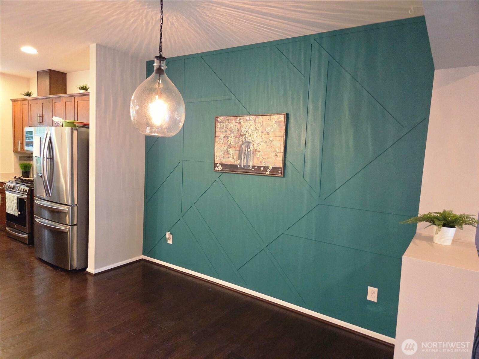 EVERETT, Washington, 98208, United States, 2 Bedrooms Bedrooms, ,3 BathroomsBathrooms,Residential,For Sale,1896693