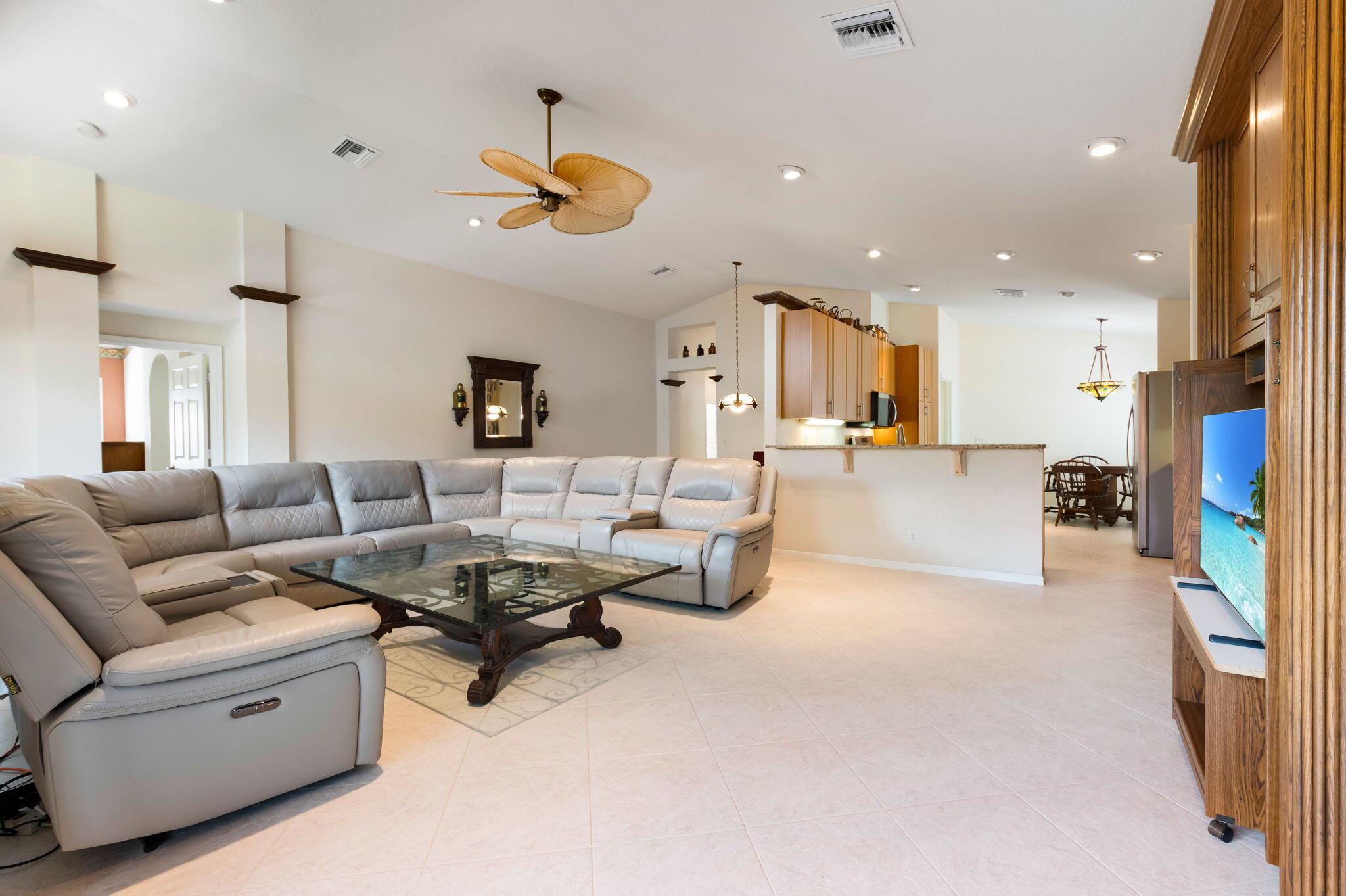 Boynton Beach, Florida, 33437, United States, 3 Bedrooms Bedrooms, ,2 BathroomsBathrooms,Residential,For Sale,1905811