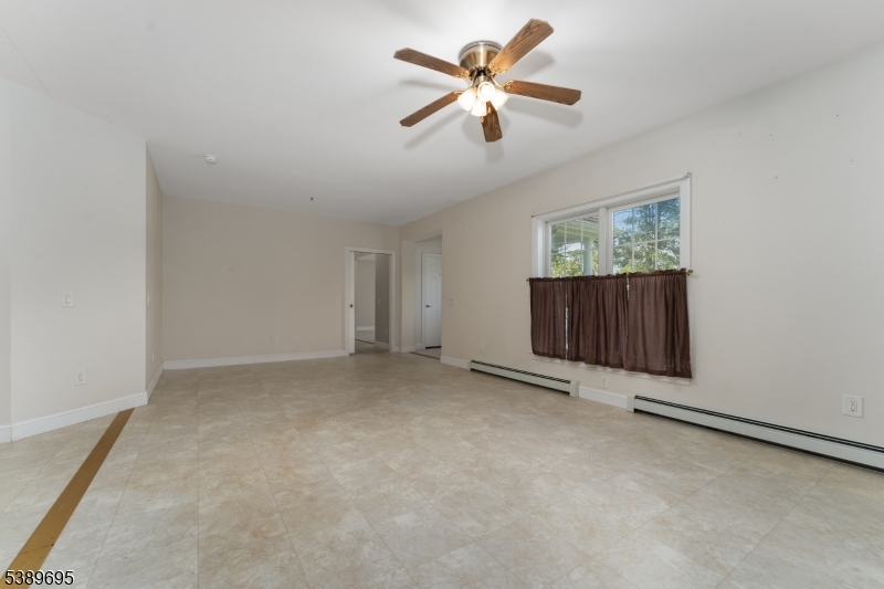 Lebanon Twp., New Jersey, 08826, United States, 3 Bedrooms Bedrooms, ,2 BathroomsBathrooms,Residential,For Sale,1960798