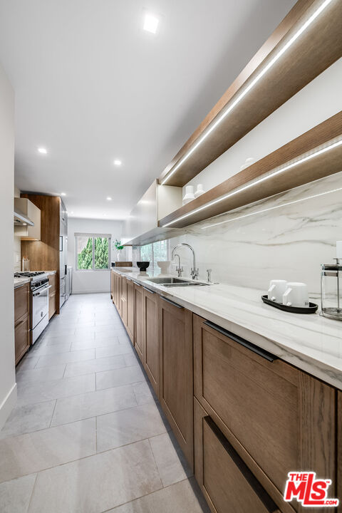 Beverly Hills, California, 90210, United States, 1 Bedroom Bedrooms, ,2 BathroomsBathrooms,Residential,For Sale,1902812
