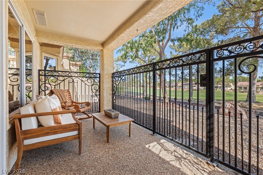 Las Vegas, Nevada, 89134, United States, 2 Bedrooms Bedrooms, ,2 BathroomsBathrooms,Residential,For Sale,2031210