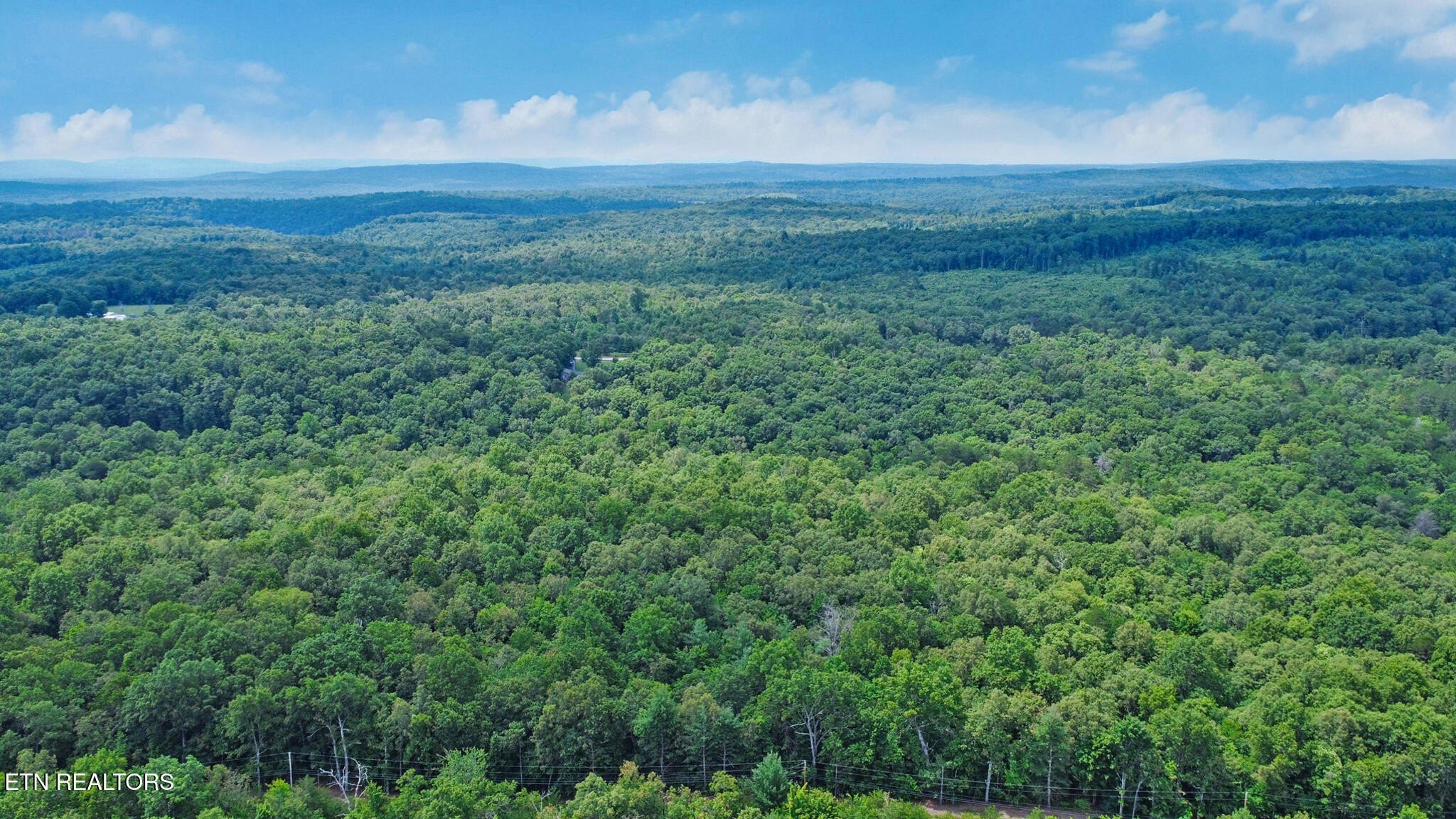 Crossville, Tennessee, 38571, United States, 3 Bedrooms Bedrooms, ,4 BathroomsBathrooms,Residential,For Sale,1979710