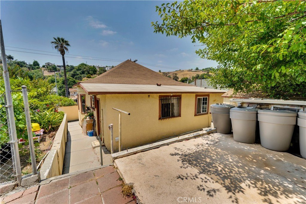 Los Angeles, California, 90031, United States, 3 Bedrooms Bedrooms, ,1 BathroomBathrooms,Residential,For Sale,1990461