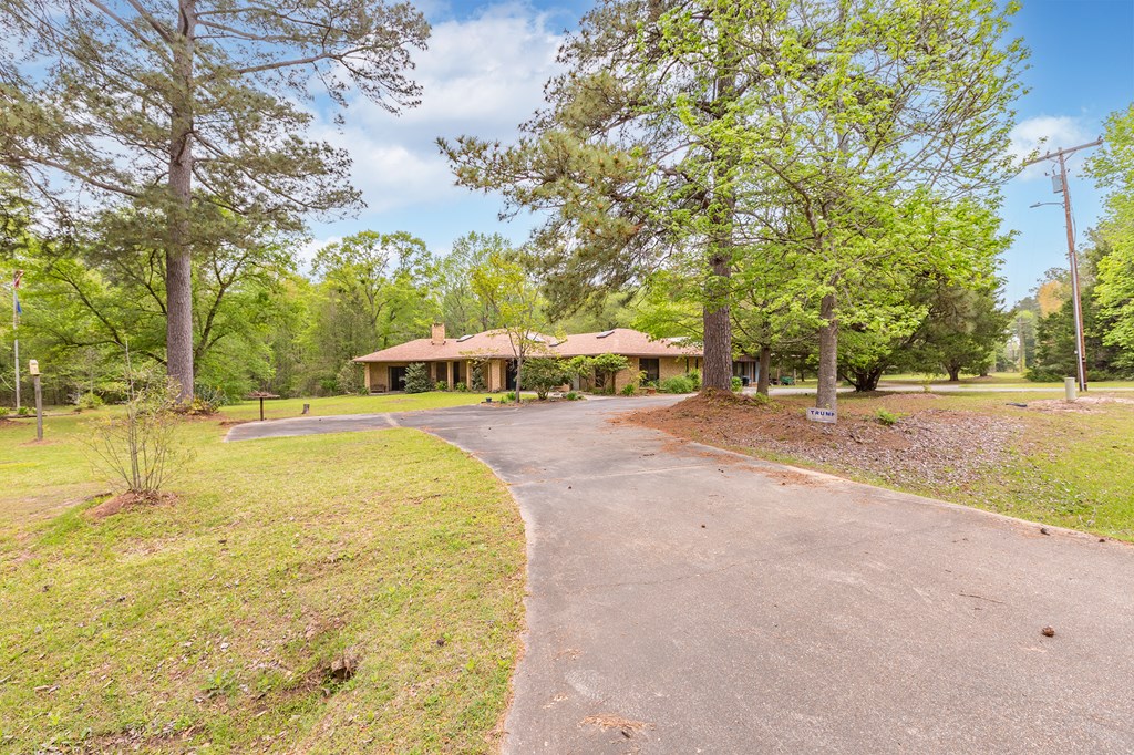 Pineland, Texas, 75968, United States, 4 Bedrooms Bedrooms, ,5 BathroomsBathrooms,Residential,For Sale,1983137