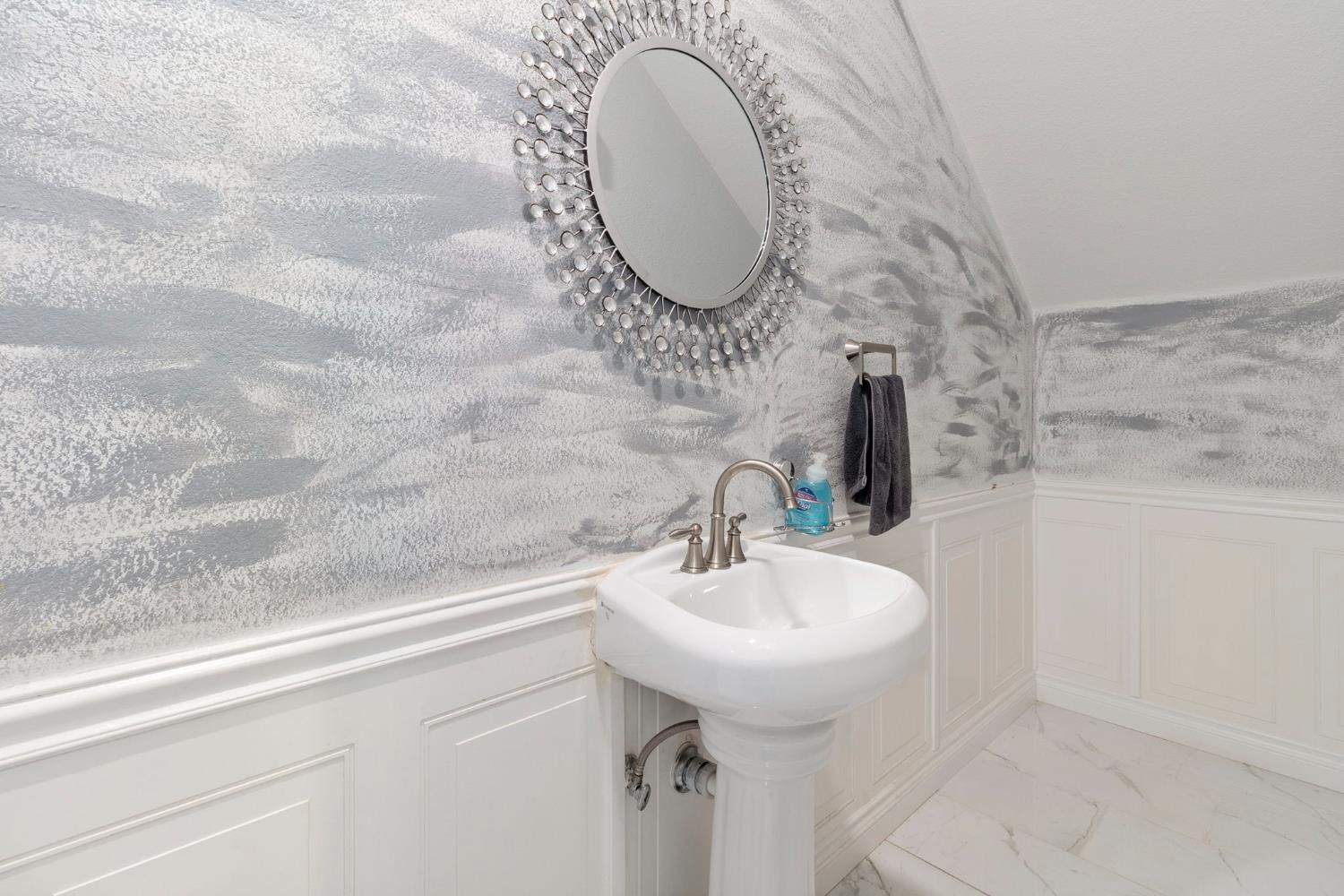 Patterson, California, 95363, United States, 5 Bedrooms Bedrooms, ,3 BathroomsBathrooms,Residential,For Sale,1982239