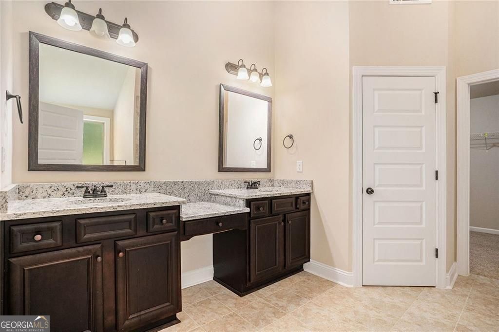 Forsyth, Georgia, 31029, United States, 5 Bedrooms Bedrooms, ,4 BathroomsBathrooms,Residential,For Sale,1860333
