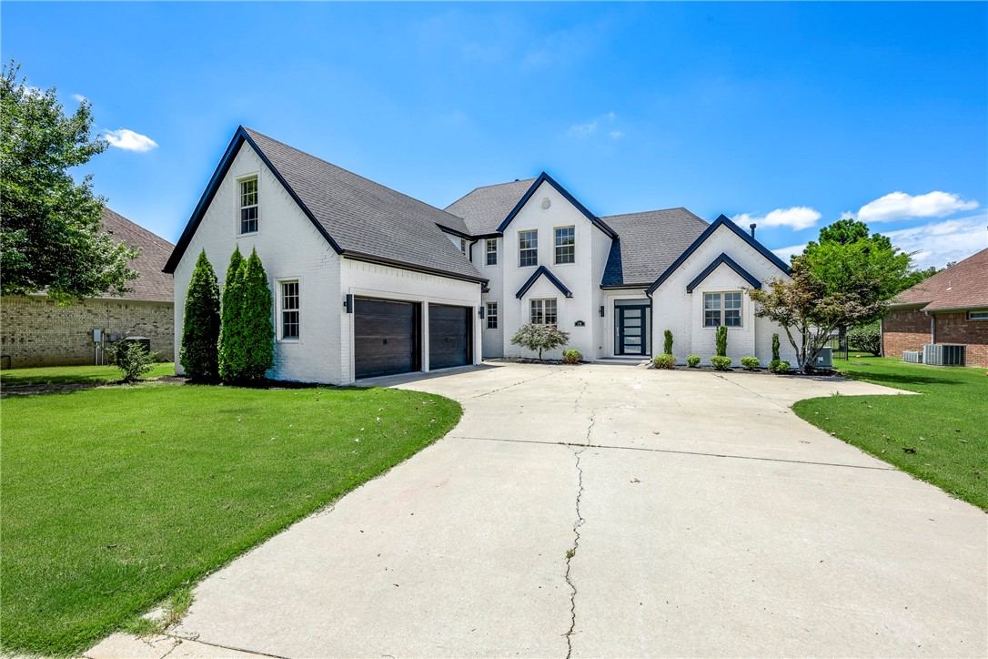 Fayetteville, Arkansas, 72701, United States, 4 Bedrooms Bedrooms, ,3 BathroomsBathrooms,Residential,For Sale,1907520