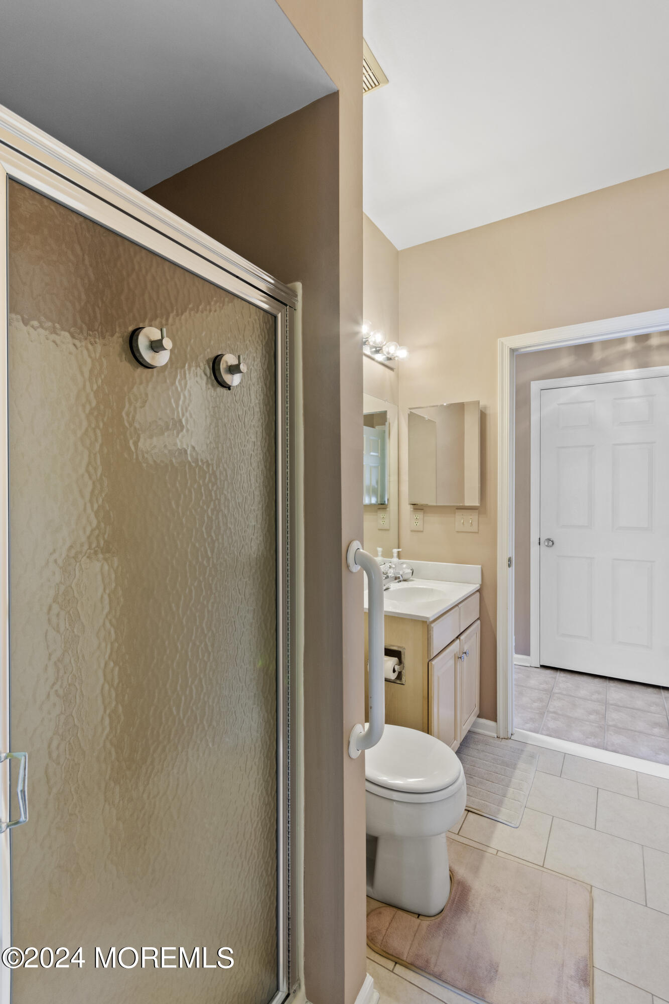Howell, New Jersey, 07731, United States, 6 Bedrooms Bedrooms, ,3 BathroomsBathrooms,Residential,For Sale,1921817
