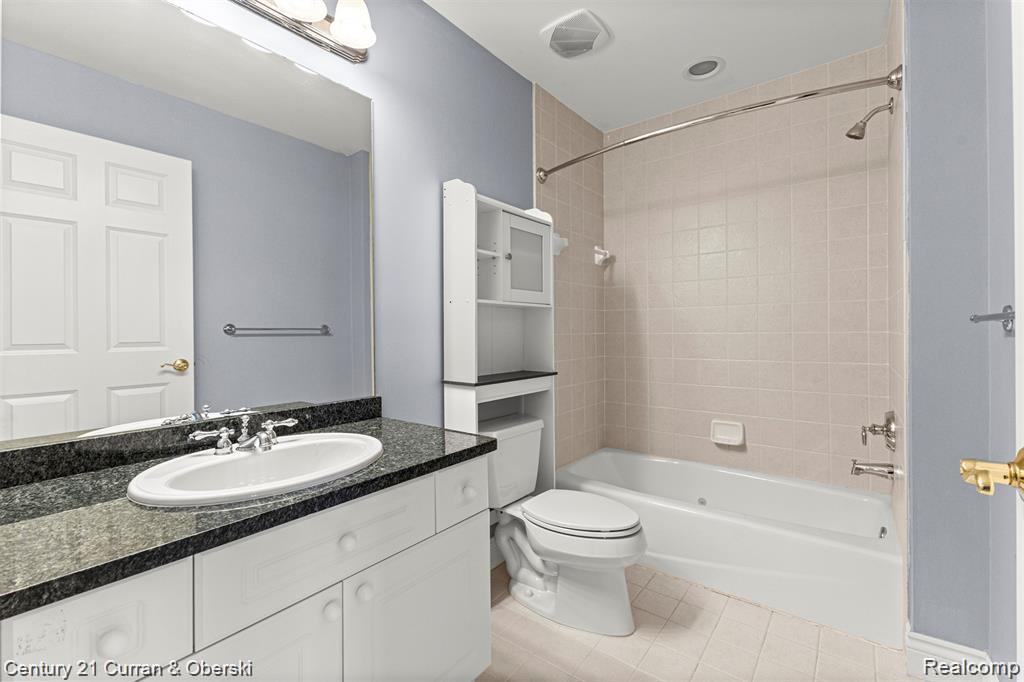 Northville Township, Michigan, 48168, United States, 3 Bedrooms Bedrooms, ,4 BathroomsBathrooms,Residential,For Sale,2024009