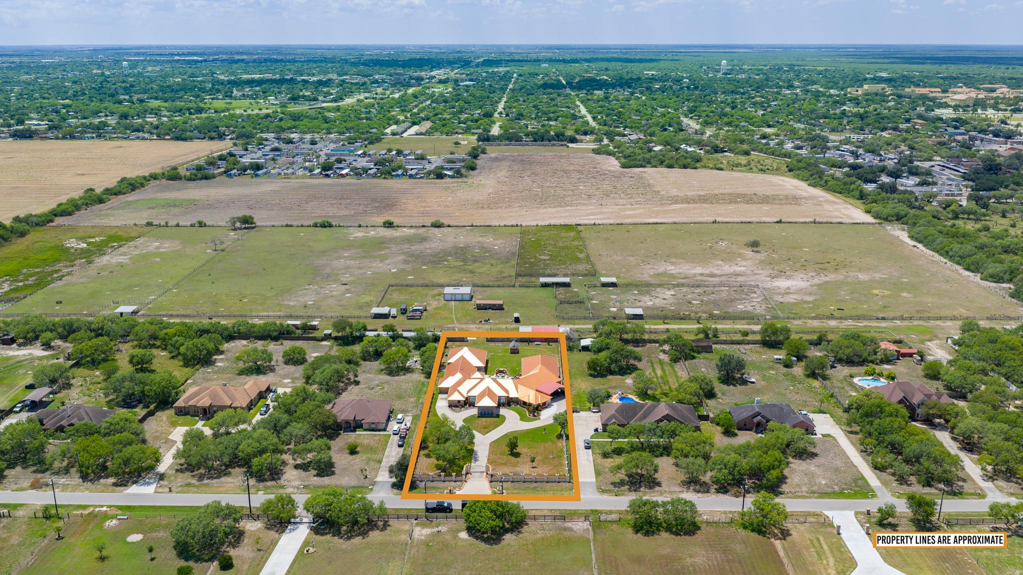 Kingsville, Texas, 78363, United States, 5 Bedrooms Bedrooms, ,6 BathroomsBathrooms,Residential,For Sale,1925551