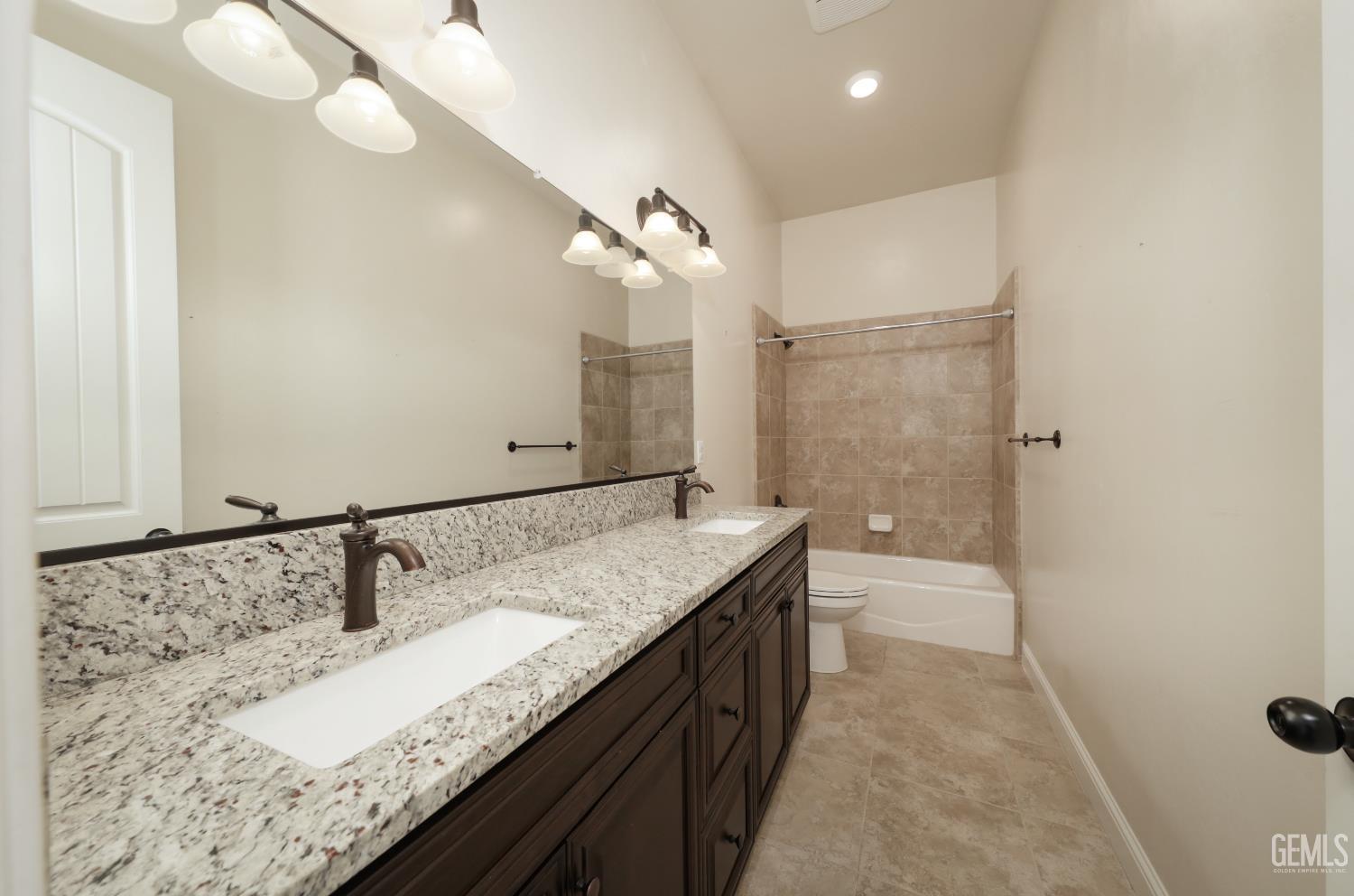 Bakersfield, California, 93314, United States, 4 Bedrooms Bedrooms, ,4 BathroomsBathrooms,Residential,For Sale,2010376