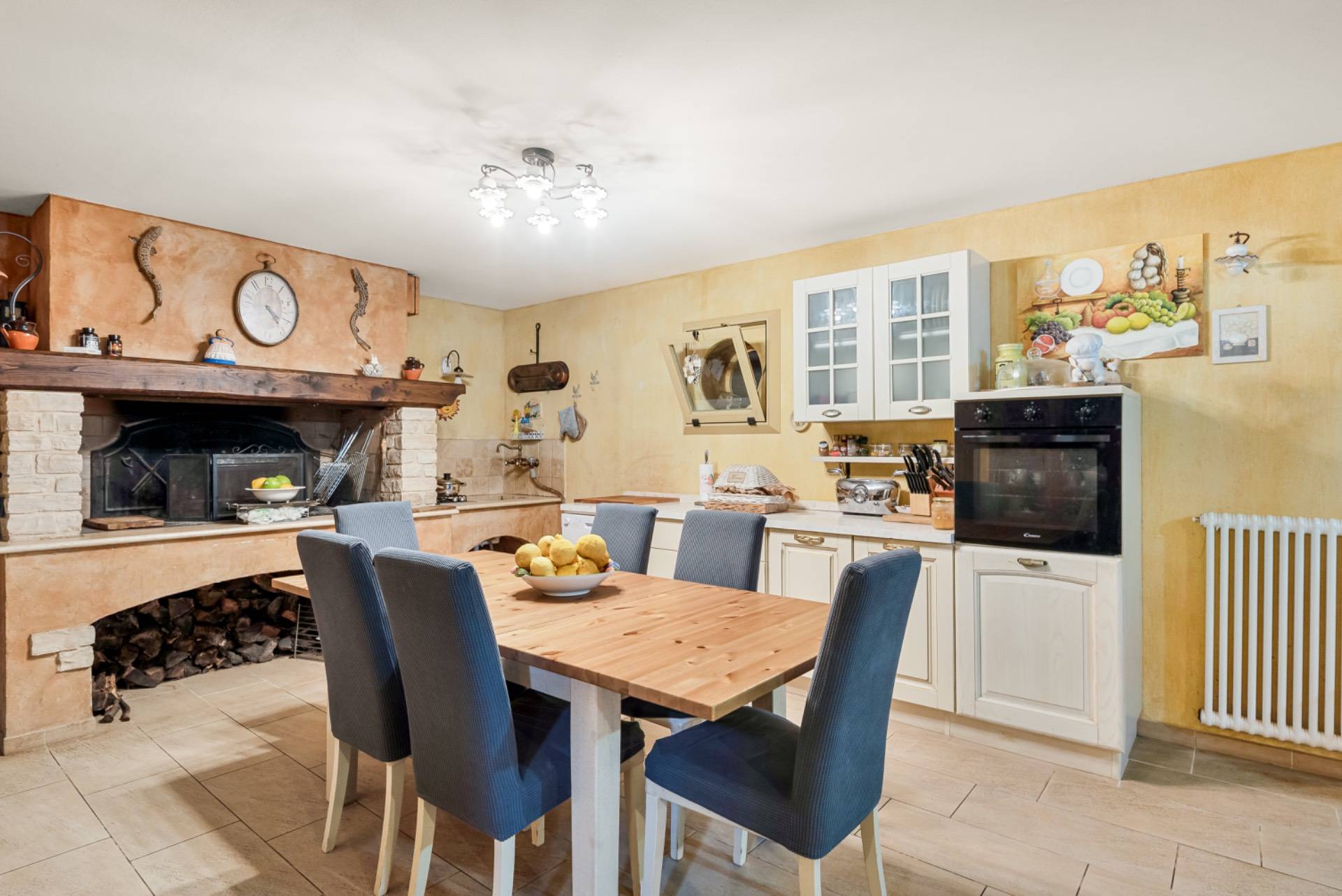 Pietrasanta, Lucca, 55045, IT, 3 Bedrooms Bedrooms, ,3 BathroomsBathrooms,Residential,For Sale,1903530