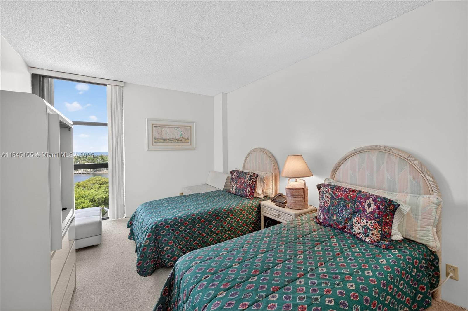 Aventura, Florida, 33180, United States, 2 Bedrooms Bedrooms, ,2 BathroomsBathrooms,Residential,For Sale,1897536