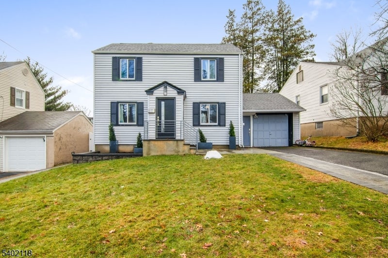 West Orange Twp., New Jersey, 07052, United States, 4 Bedrooms Bedrooms, ,3 BathroomsBathrooms,Residential,For Sale,2005893