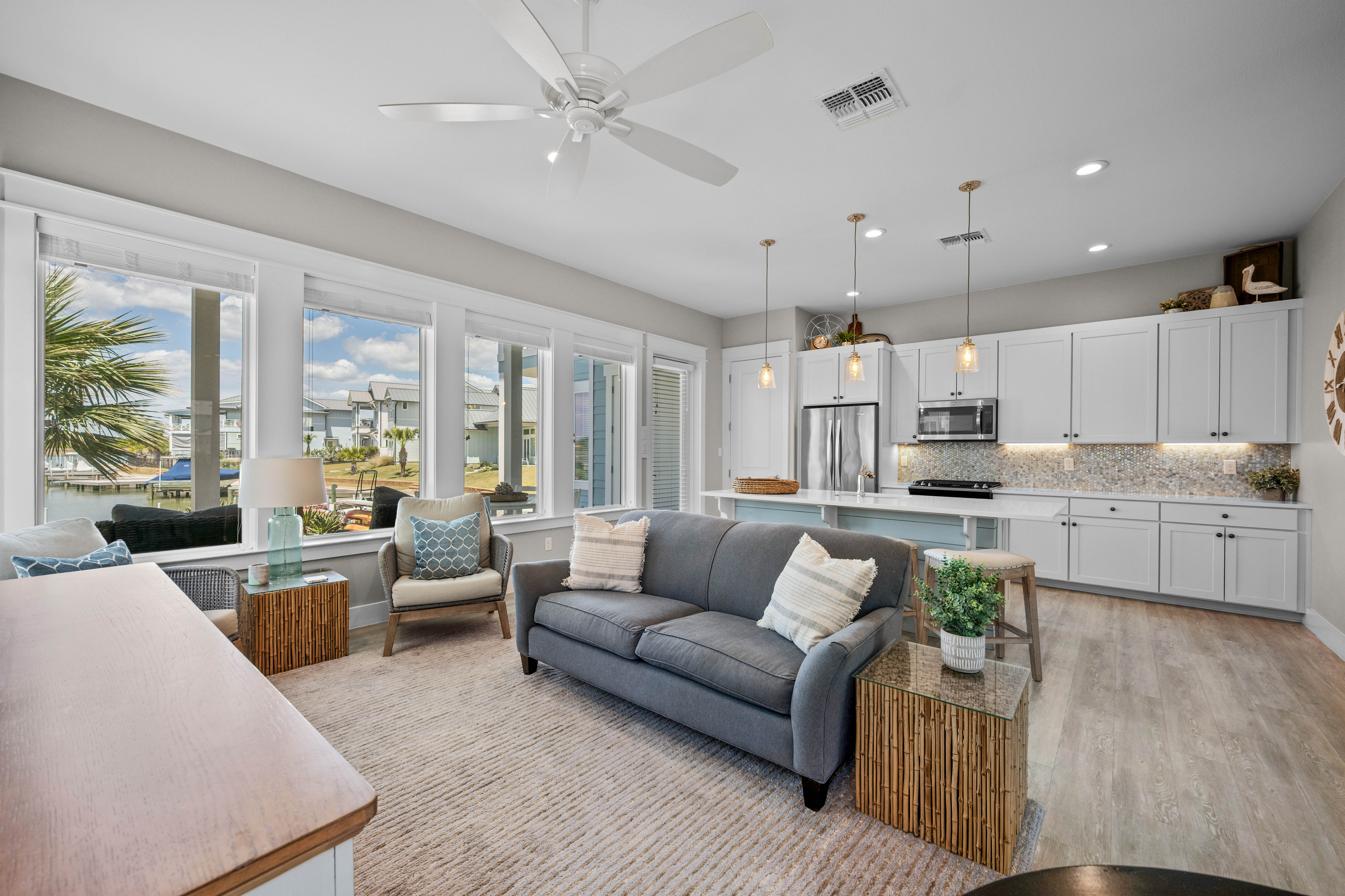  Relaxing 4BR Waterfront Condo - 物件實景