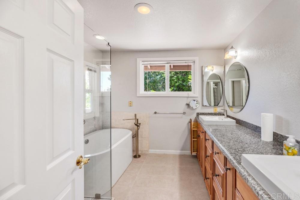 San Diego, California, 92064, United States, 4 Bedrooms Bedrooms, ,3 BathroomsBathrooms,Residential,For Sale,1827869