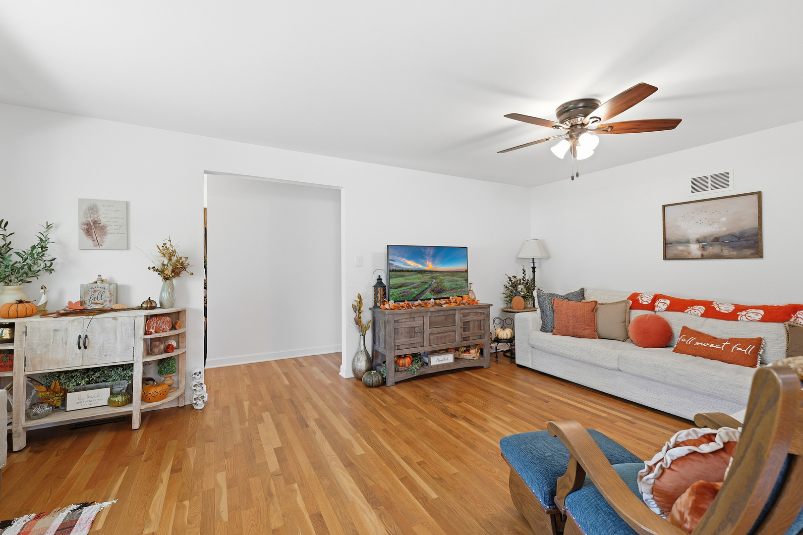 Crete, Illinois, 60417, United States, 4 Bedrooms Bedrooms, ,3 BathroomsBathrooms,Residential,For Sale,1989457