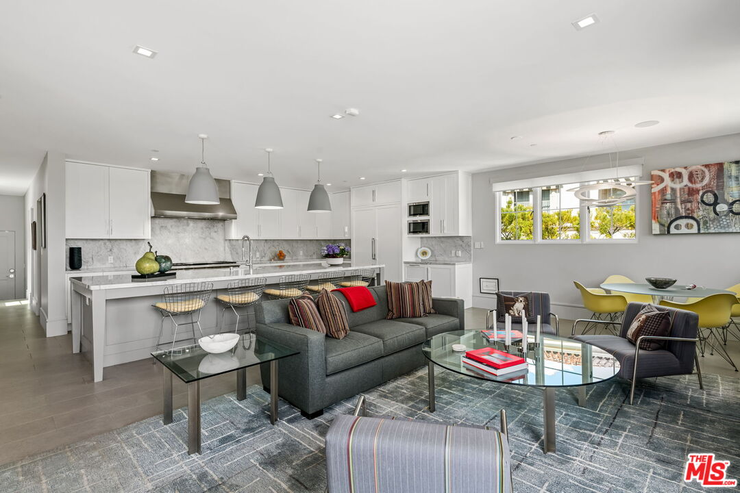 Los Angeles, California, 90077, United States, 5 Bedrooms Bedrooms, ,7 BathroomsBathrooms,Residential,For Sale,1768460
