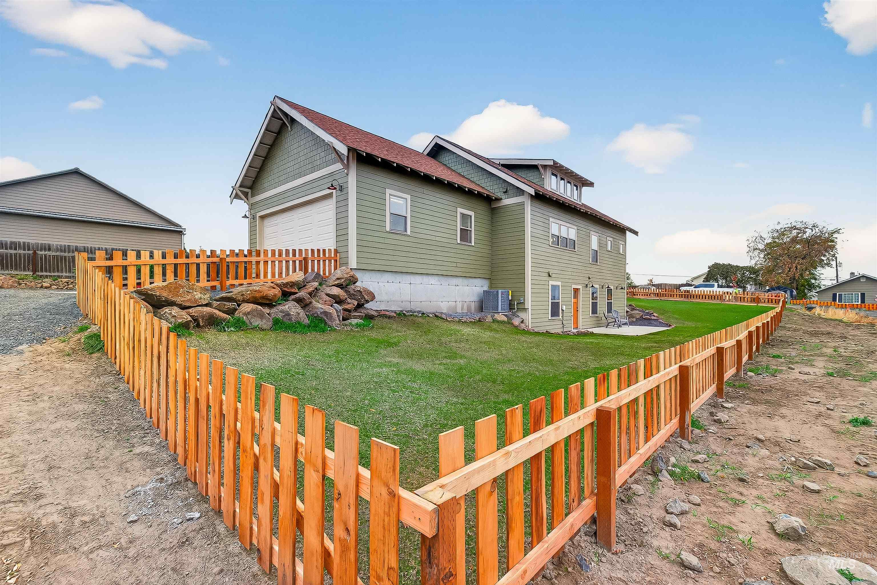 Lewiston, Idaho, 83501, United States, 5 Bedrooms Bedrooms, ,Residential,For Sale,1987812