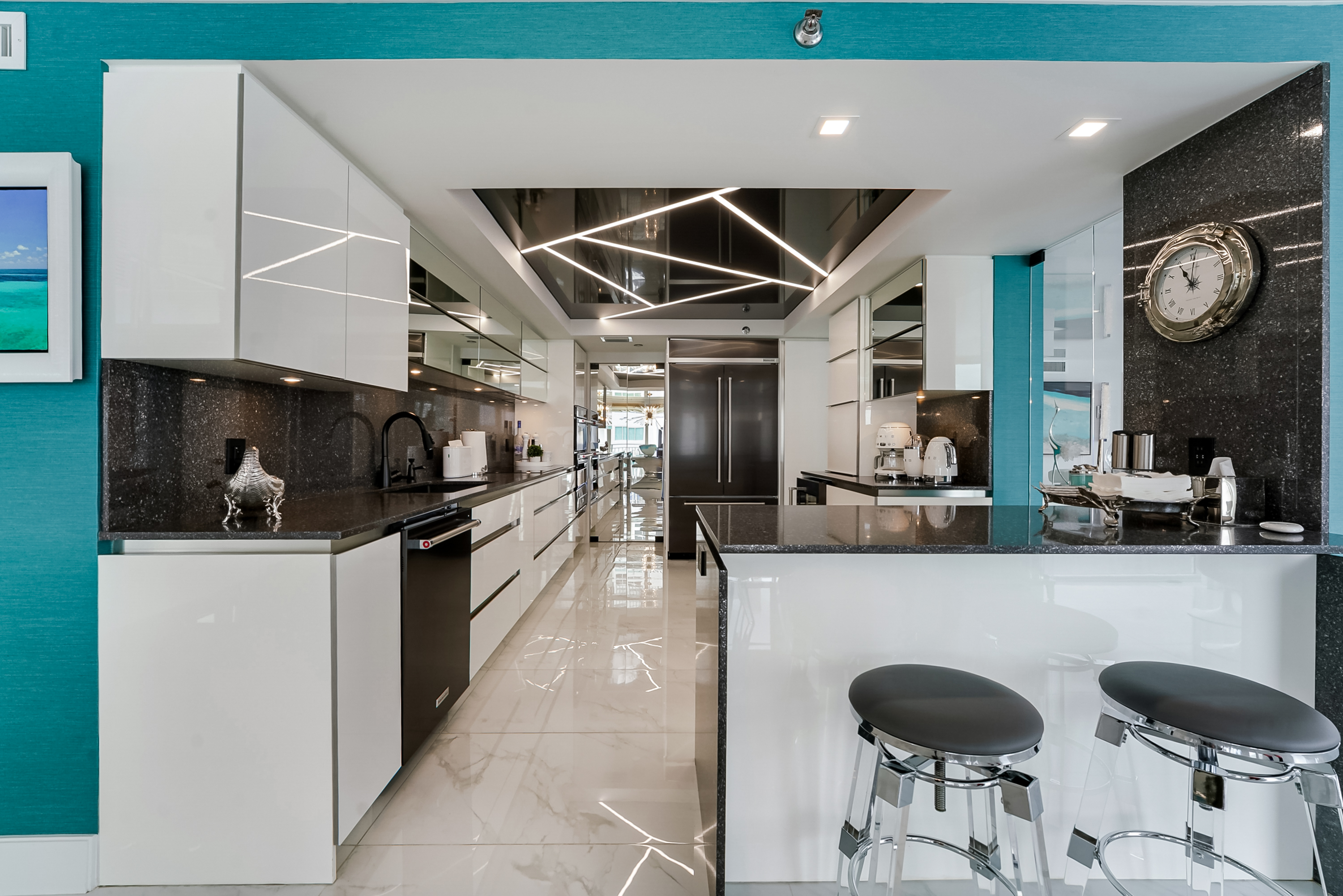  18000 N Bay Rd, Sunny Isles Beach, FL, 33160 - 物件實景