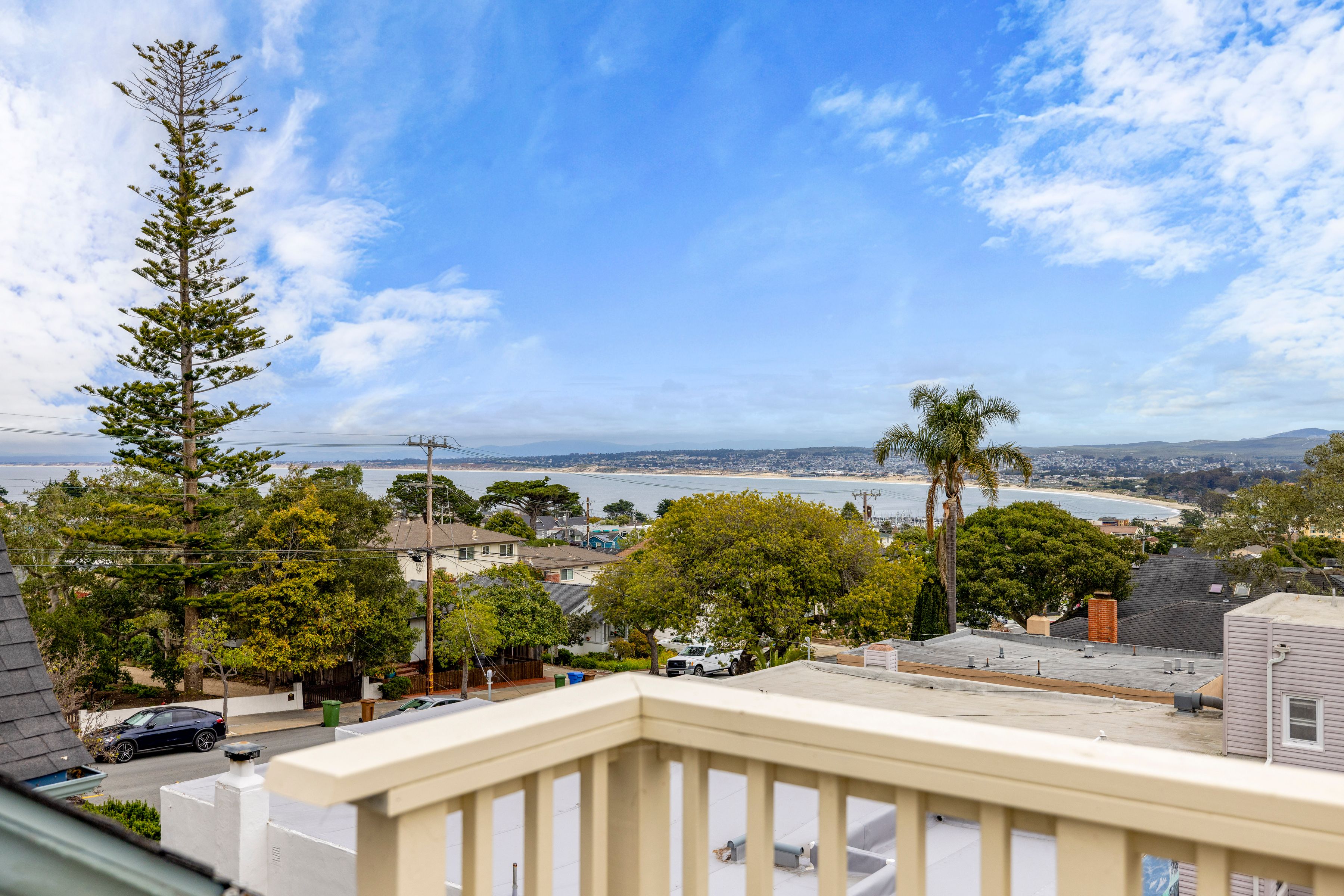  947 West Franklin Street - 物件實景