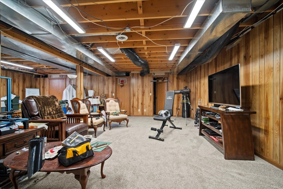 Saunemin, Illinois, 61769, United States, 4 Bedrooms Bedrooms, ,4 BathroomsBathrooms,Residential,For Sale,1958383
