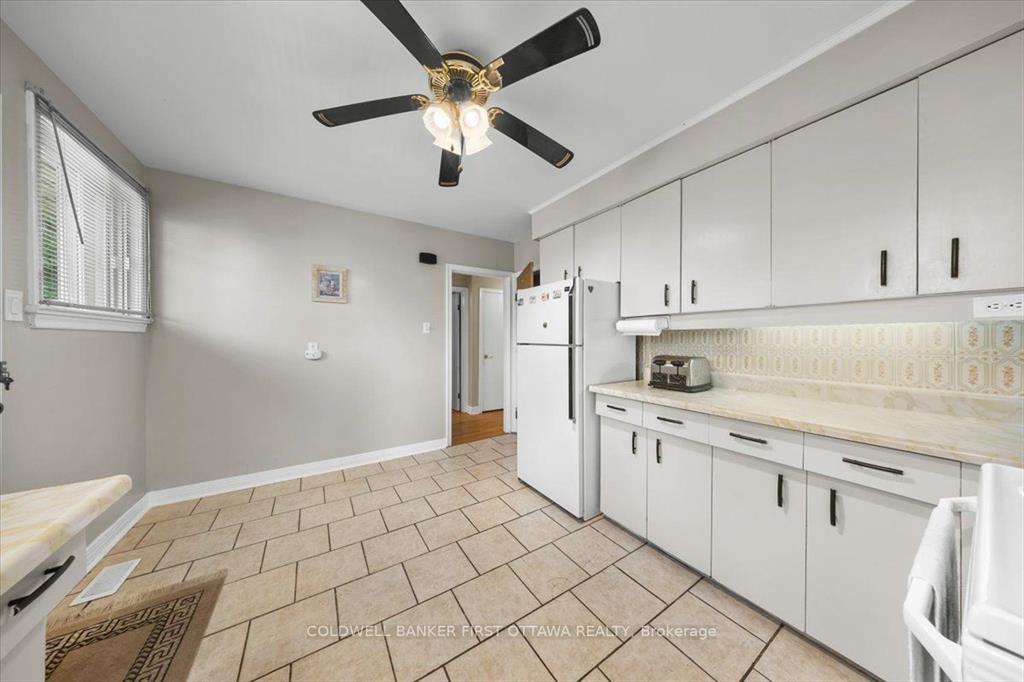 Ottawa, Ontario, K2A 1N7, CA, 3 Bedrooms Bedrooms, ,2 BathroomsBathrooms,Residential,For Sale,1924987