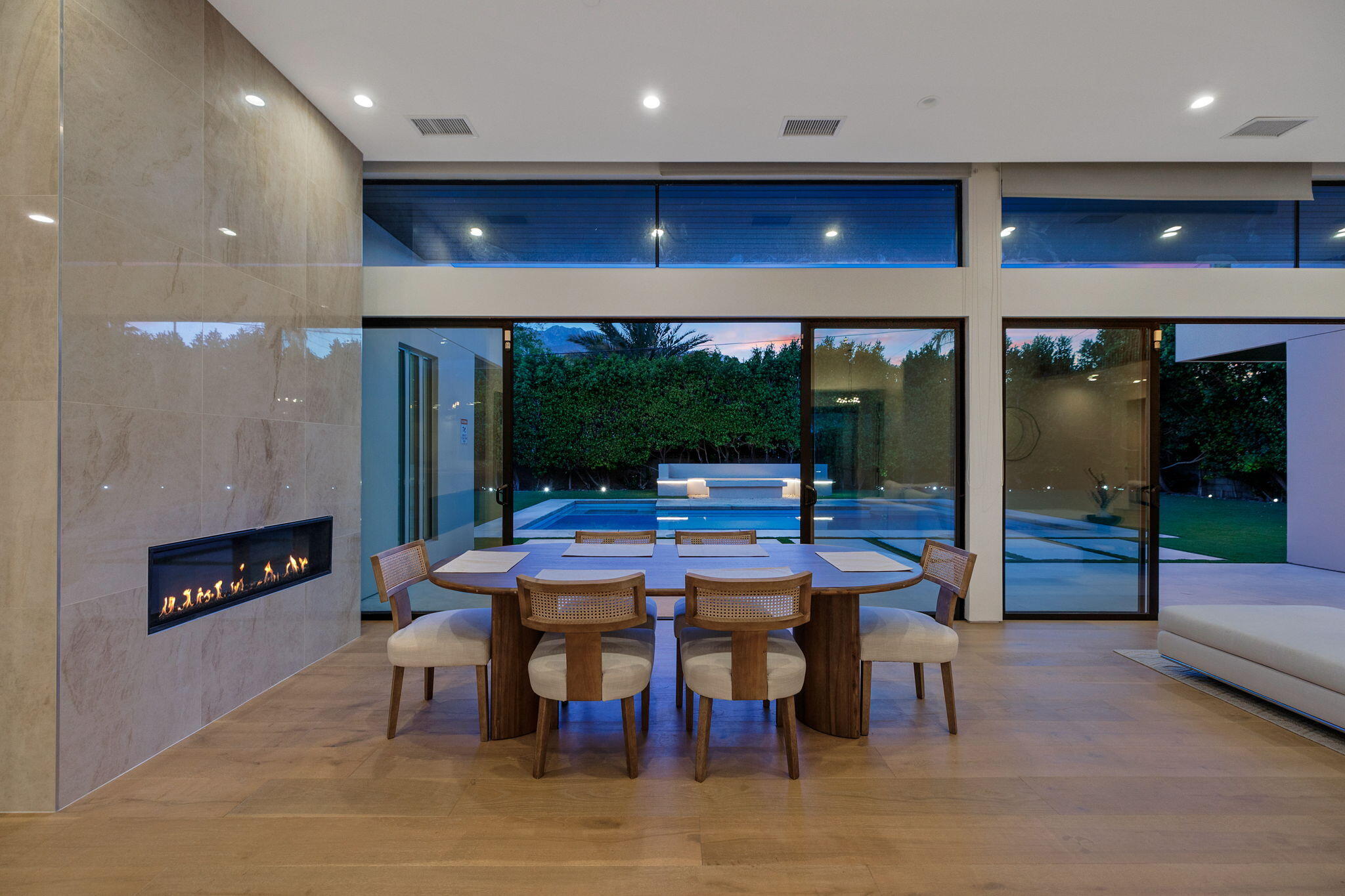 Palm Springs, California, 92262, United States, 5 Bedrooms Bedrooms, ,4 BathroomsBathrooms,Residential,For Sale,1805387