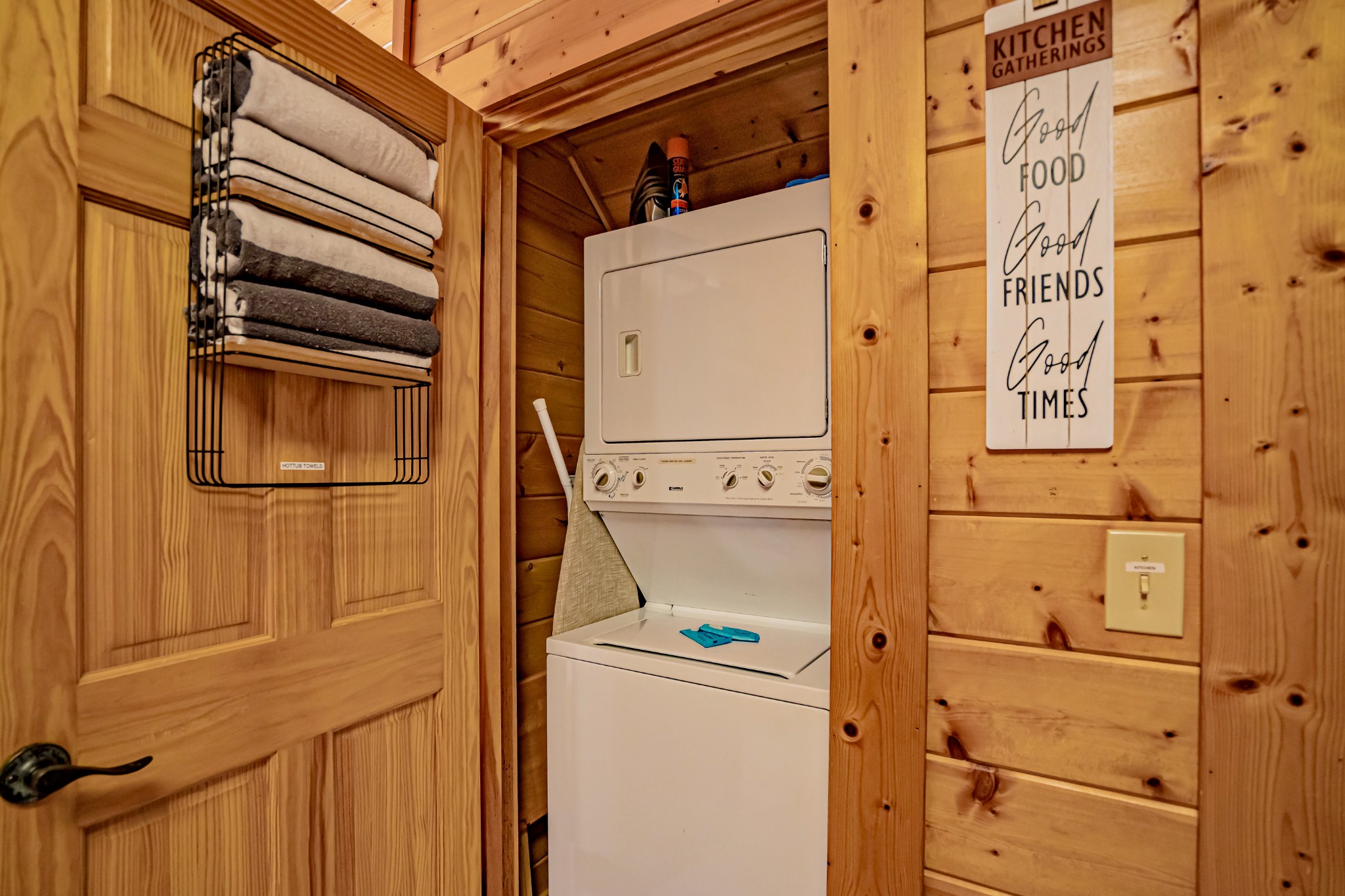 Pigeon Forge, Tennessee, 37863, United States, 2 Bedrooms Bedrooms, ,2 BathroomsBathrooms,Residential,For Sale,2009647