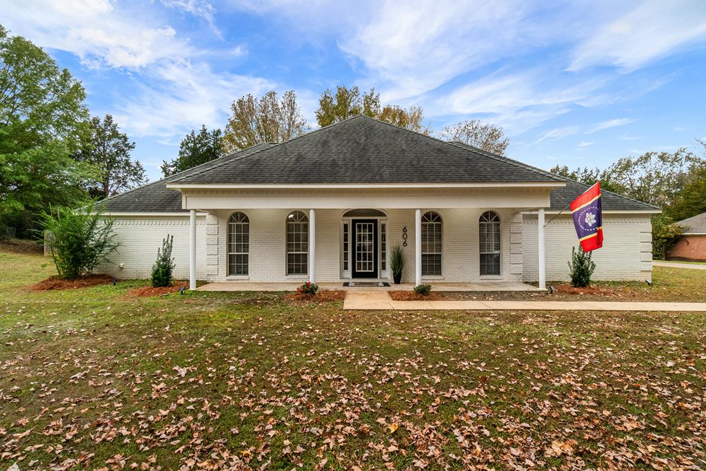 OXFORD, Mississippi, 38655, United States, 4 Bedrooms Bedrooms, ,3 BathroomsBathrooms,Residential,For Sale,1991795