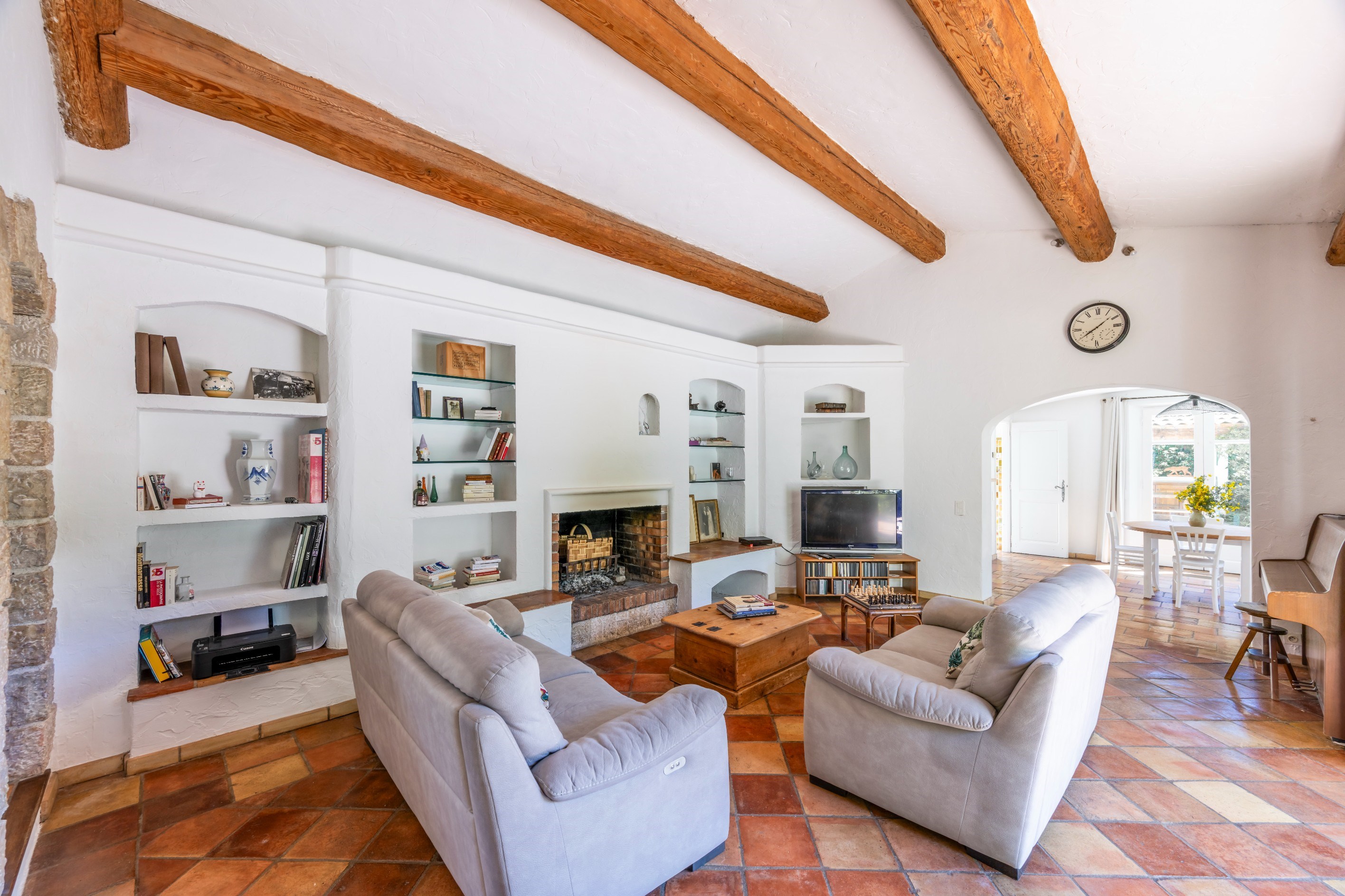  Provençal villa with pool and development potential in Roquefort les Pins near … - 物件實景