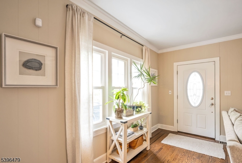 West Milford Twp., New Jersey, 07421, United States, 4 Bedrooms Bedrooms, ,3 BathroomsBathrooms,Residential,For Sale,1992089