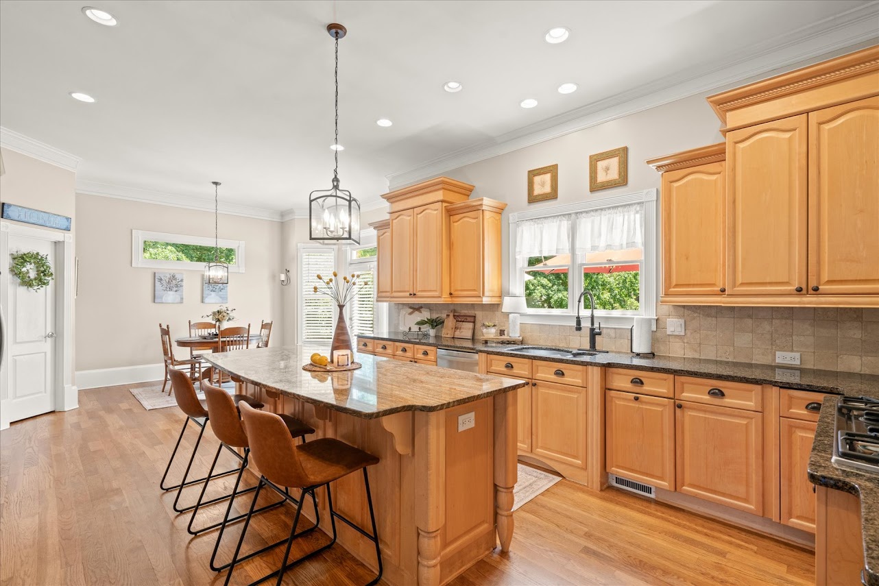 Carrollton, Georgia, 30116, United States, 6 Bedrooms Bedrooms, ,5 BathroomsBathrooms,Residential,For Sale,1893657