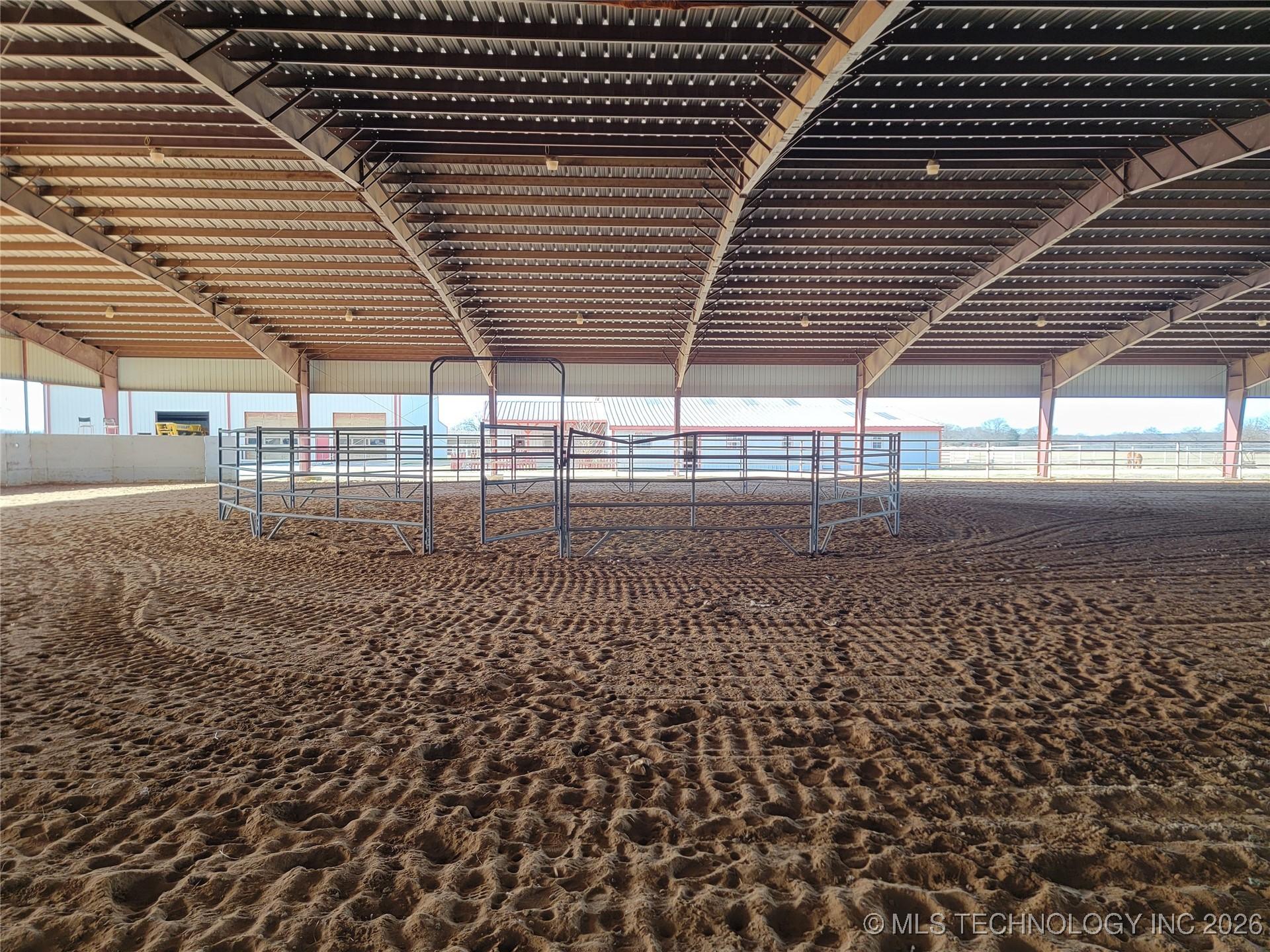 Sallisaw, Oklahoma, 74955, United States, 6 Bedrooms Bedrooms, ,4 BathroomsBathrooms,Residential,For Sale,2009244