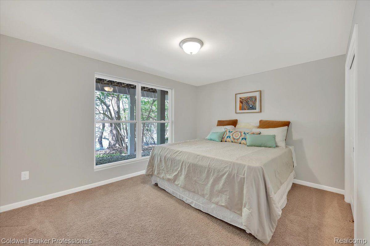 Oxford, Michigan, 48371, United States, 5 Bedrooms Bedrooms, ,4 BathroomsBathrooms,Residential,For Sale,1940303